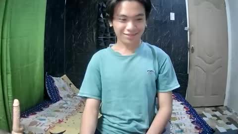 Snapshot of yourhotdodz chatting on February 24, 12:03 pm yourhotdodz online show from February 24, 12:03 pm