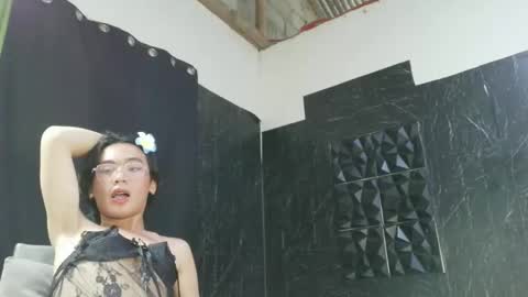 Snapshot of yourhotdodz chatting on March 21, 8:19 am yourhotdodz online show from March 21, 8:19 am