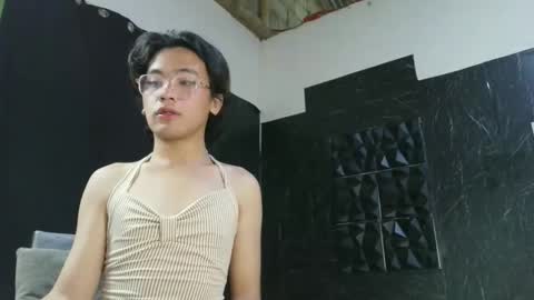 Snapshot of yourhotdodz chatting on March 23, 1:20 am yourhotdodz online show from March 23, 1:20 am