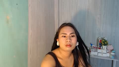 Mauie  online show from May 15, 11:56 pm