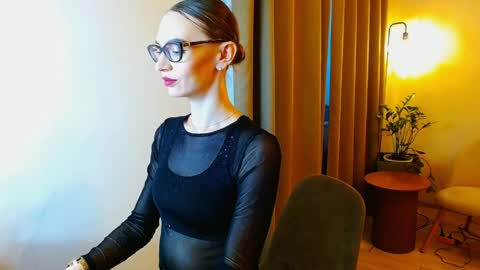 Snapshot of yourladysunshine chatting on April 9, 5:51 am Ksyusha online show from April 9, 5:51 am