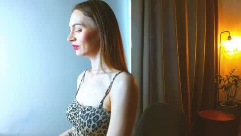 Snapshot of yourladysunshine chatting on April 10, 7:24 am Ksyusha online show from April 10, 7:24 am