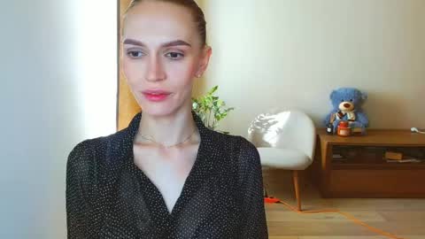 Snapshot of yourladysunshine chatting on April 13, 5:46 am Ksyusha online show from April 13, 5:46 am