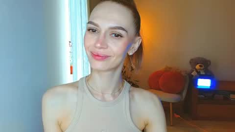 Snapshot of yourladysunshine chatting on April 19, 7:07 am Ksyusha online show from April 19, 7:07 am
