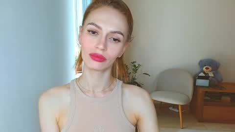 Snapshot of yourladysunshine chatting on May 2, 7:24 am Ksyusha online show from May 2, 7:24 am