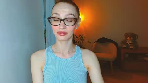 Snapshot of yourladysunshine chatting on May 8, 7:36 am Ksyusha online show from May 8, 7:36 am