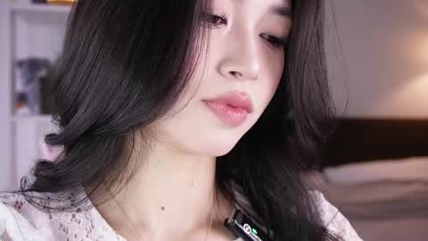 yourlittlesunrise_ online show from April 29, 5:11 am