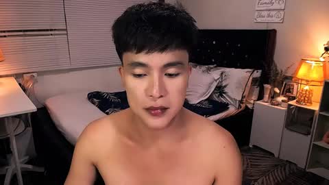 Snapshot of yourlivingonurdream chatting on April 17, 3:37 pm -- online show from April 17, 3:37 pm