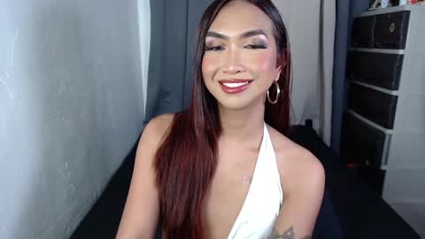 Snapshot of yourlovebella88 chatting on March 5, 7:27 pm yourlovebella88 online show from March 5, 7:27 pm