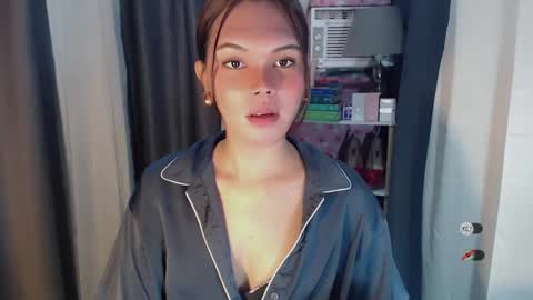 Snapshot of yourlovekylie chatting on March 10, 3:33 am KYLIE MORE online show from March 10, 3:33 am