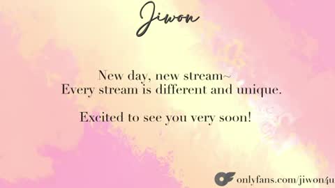 Snapshot of yourlovelykgirlfriend chatting on June 28, 8:15 pm J i w o n online show from June 28, 8:15 pm