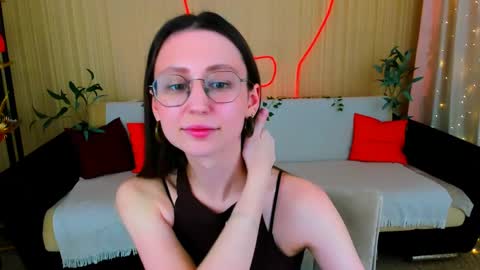 Snapshot of yourlovelystoryy chatting on April 25, 7:22 pm Vetta online show from April 25, 7:22 pm