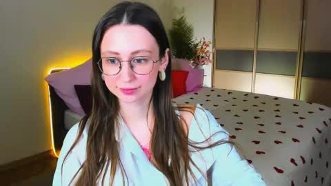 Snapshot of yourlovelystoryy chatting on April 26, 12:25 pm Vetta online show from April 26, 12:25 pm