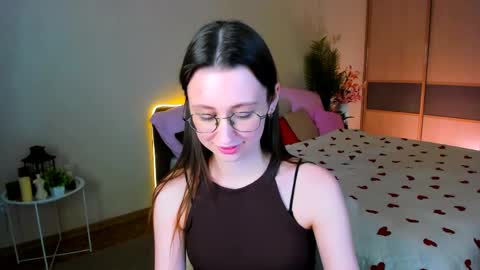 Snapshot of yourlovelystoryy chatting on May 11, 4:04 pm Vetta online show from May 11, 4:04 pm