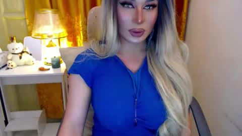 Adriana Maxwell online show from April 11, 6:34 pm