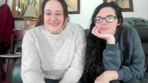 Snapshot of yournewfavoritecamgirl chatting on January 15, 7:17 pm Lexi online show from January 15, 7:17 pm