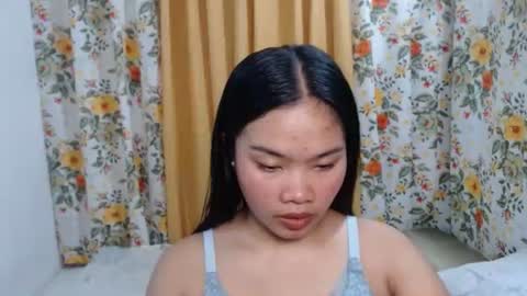 Snapshot of yourpinay_belle chatting on April 11, 8:18 am Belle online show from April 11, 8:18 am