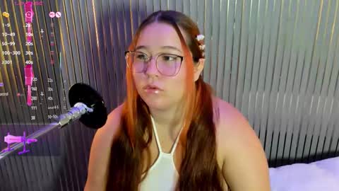 Snapshot of yourpretty_chloe chatting on January 9, 12:08 pm CHLOE online show from January 9, 12:08 pm