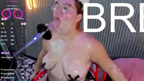 Snapshot of yourpretty_chloe chatting on February 1, 12:48 pm CHLOE online show from February 1, 12:48 pm