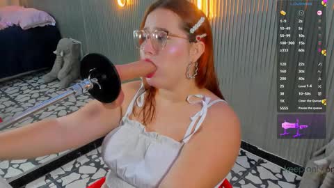 Snapshot of yourpretty_chloe chatting on March 1, 1:24 pm CHLOE online show from March 1, 1:24 pm