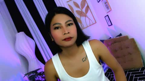 yourprettybella_ts online show from May 21, 3:35 am