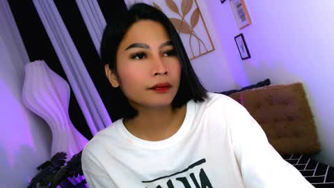 yourprettybella_ts online show from May 22, 10:43 am