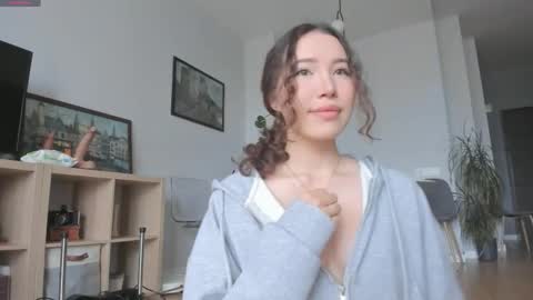 Snapshot of yours_meyy chatting on November 15, 9:06 am youre meyy online show from November 15, 9:06 am