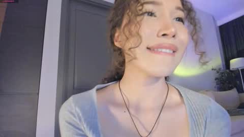 Snapshot of yours_meyy chatting on December 19, 6:15 pm youre meyy online show from December 19, 6:15 pm