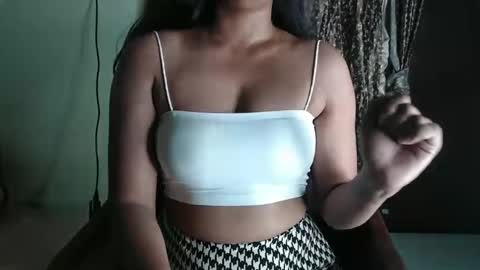 Snapshot of yoursassy_girl chatting on September 25, 6:55 pm yoursassy_girl online show from September 25, 6:55 pm