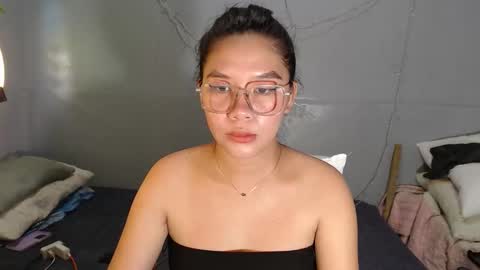 yoursexy_reb online show from December 15, 1:54 am