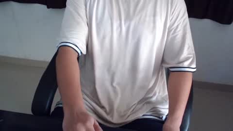 Snapshot of yoursjohnnysins chatting on August 2, 6:34 am yoursjohnnysins online show from August 2, 6:34 am
