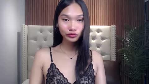 yoursluttyashxx online show from February 25, 5:44 pm