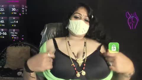 Snapshot of yourss_preethy chatting on November 1, 3:36 pm preethy online show from November 1, 3:36 pm