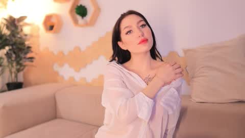 yourstarnmoon online show from September 19, 5:20 am
