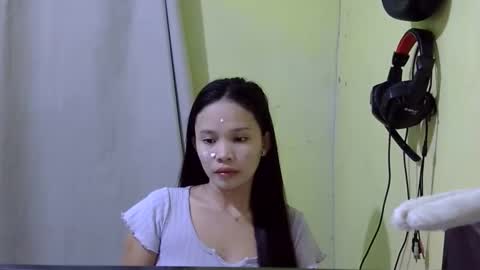 Snapshot of yoursweet_vanessa26 chatting on November 28, 11:24 am yoursweet_vanessa26 online show from November 28, 11:24 am