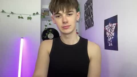 yoursweetyguy online show from March 31, 6:08 pm