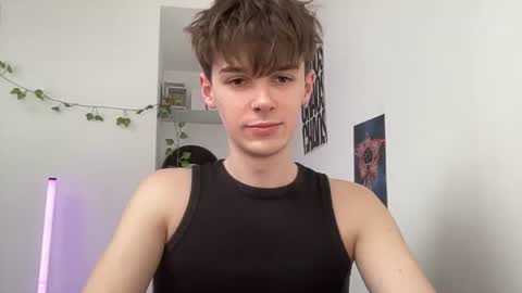 yoursweetyguy online show from June 24, 9:41 am