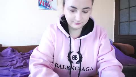 Snapshot of yourswetiegirl chatting on April 23, 8:35 am Sofia online show from April 23, 8:35 am