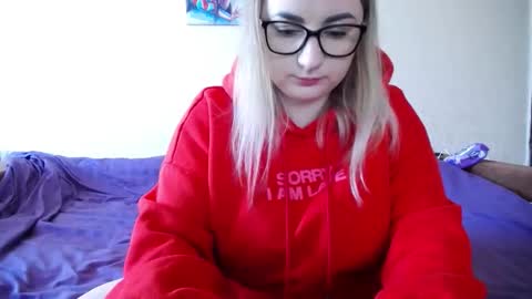 Snapshot of yourswetiegirl chatting on April 28, 8:52 am Sofia online show from April 28, 8:52 am