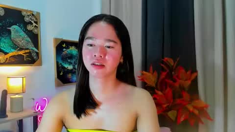 yourtinybunny online show from November 15, 6:33 am