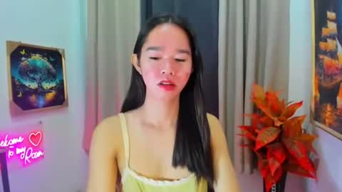 yourtinybunny online show from March 10, 10:53 am