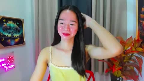 yourtinybunny online show from March 27, 11:10 am