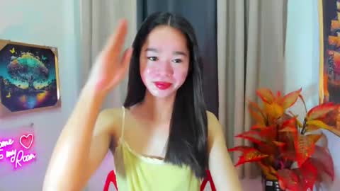 yourtinybunny online show from April 2, 10:57 am