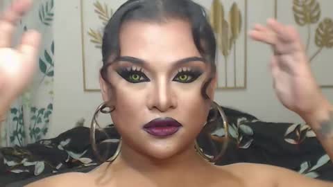 Snapshot of yourtrannyqueenxxx chatting on November 11, 1:49 am Anastacia Grey online show from November 11, 1:49 am