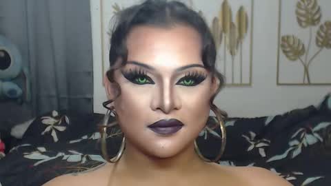 Snapshot of yourtrannyqueenxxx chatting on December 20, 10:28 pm Anastacia Grey online show from December 20, 10:28 pm