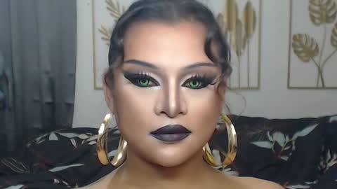 Snapshot of yourtrannyqueenxxx chatting on January 5, 9:51 pm Anastacia Grey online show from January 5, 9:51 pm