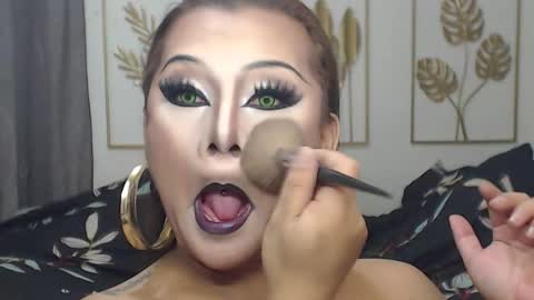 Snapshot of yourtrannyqueenxxx chatting on March 19, 8:51 am Anastacia Grey online show from March 19, 8:51 am