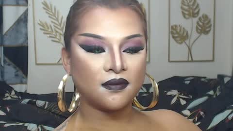 Snapshot of yourtrannyqueenxxx chatting on March 27, 9:47 pm Anastacia Grey online show from March 27, 9:47 pm