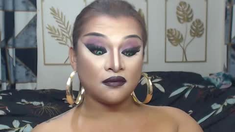 Snapshot of yourtrannyqueenxxx chatting on March 28, 9:53 am Anastacia Grey online show from March 28, 9:53 am