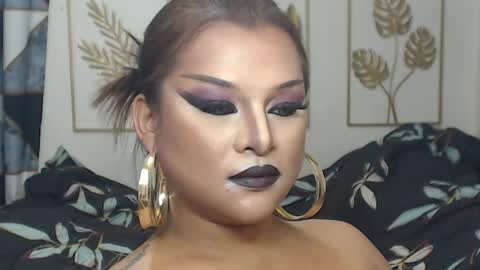 Snapshot of yourtrannyqueenxxx chatting on April 1, 11:13 pm Anastacia Grey online show from April 1, 11:13 pm